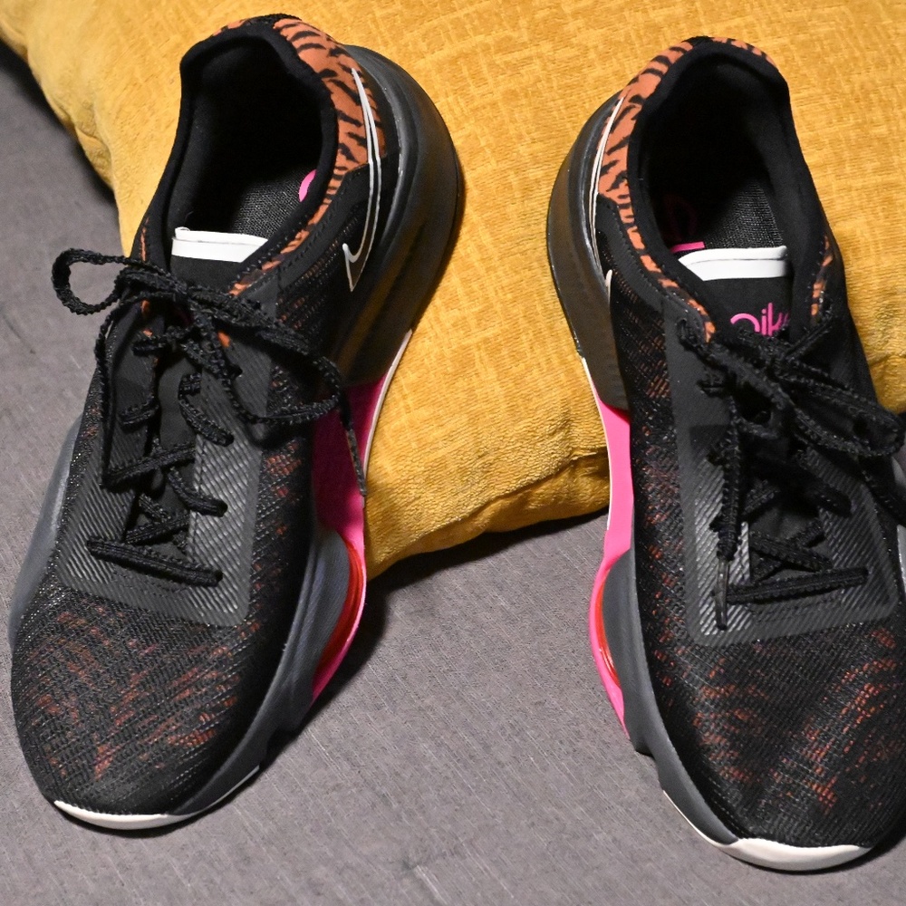 Nike Women's Air Zoom SuperRep 3 "Black Tiger" Size 8